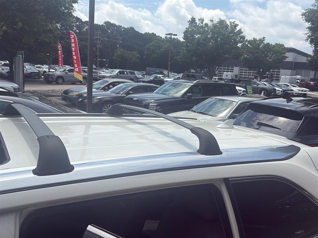 Used 2014 WHITE TOYOTA  image 12