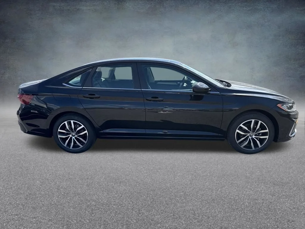 2026 Volkswagen Jetta SE - Photo 6