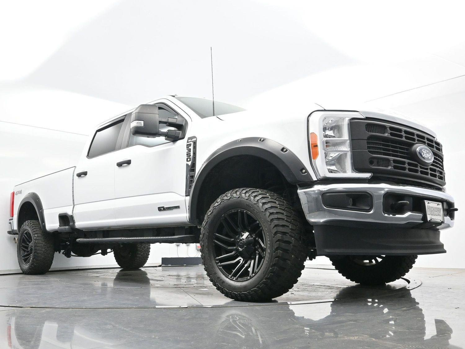 Used 2023 Oxford White Ford XL image 41