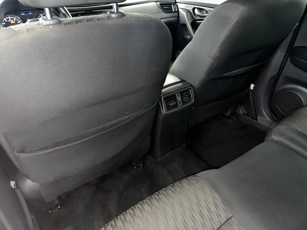 2019 Nissan Rogue SV - Photo 17