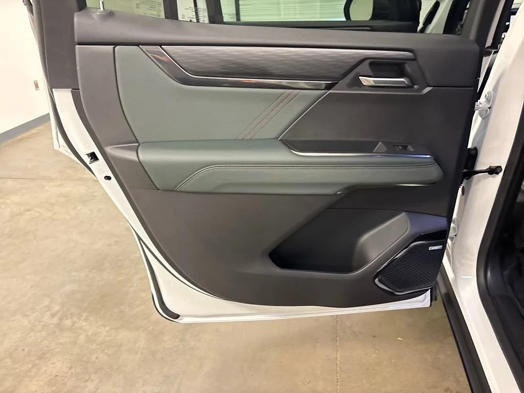 2026 GMC Acadia AT4 - Photo 40