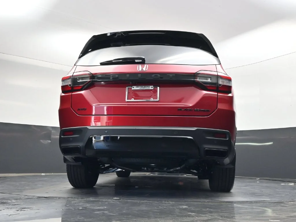 New 2026 Radiant Red Metallic II Honda Black Edition image 30