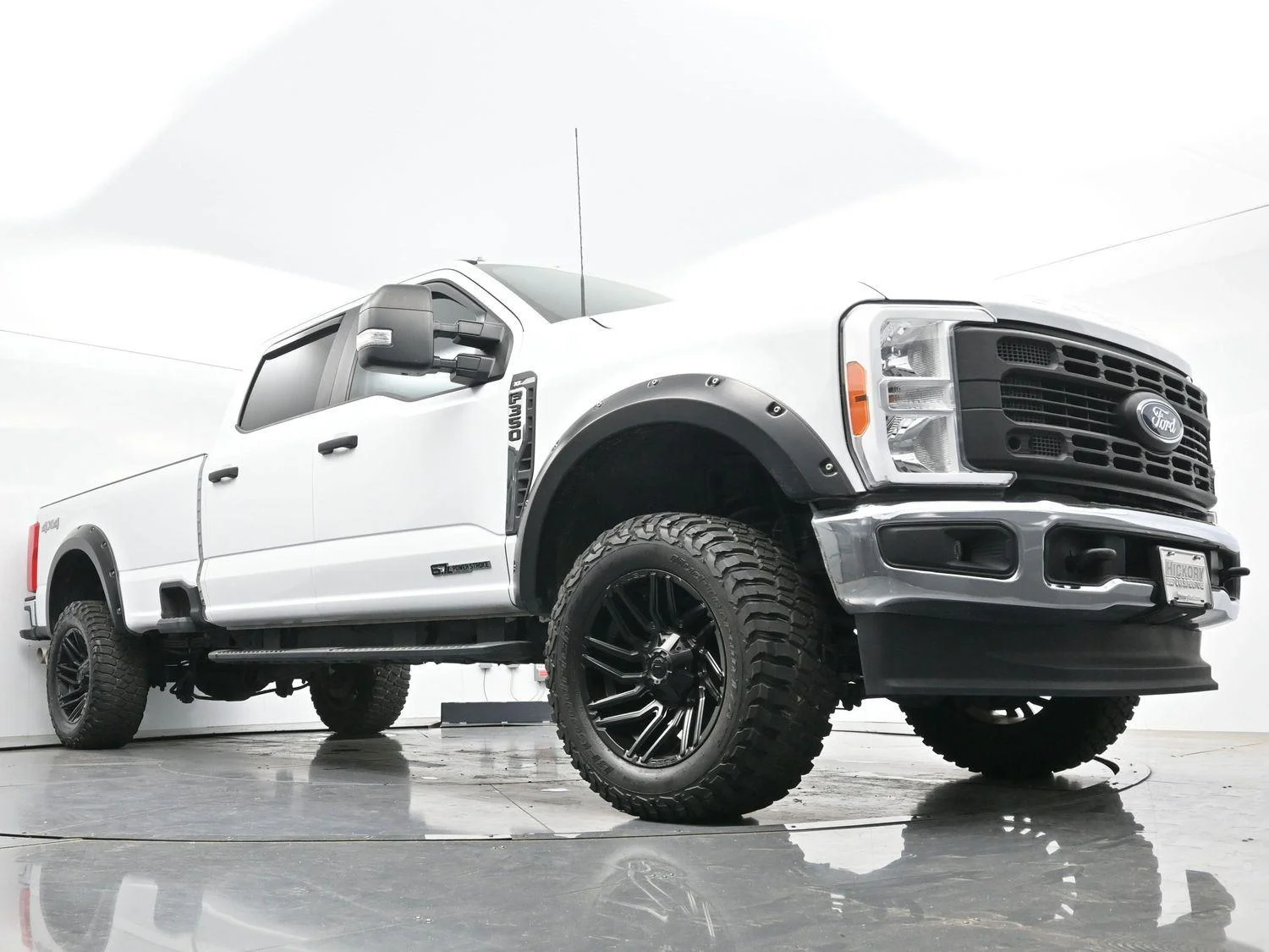 Used 2023 Oxford White Ford XL image 41
