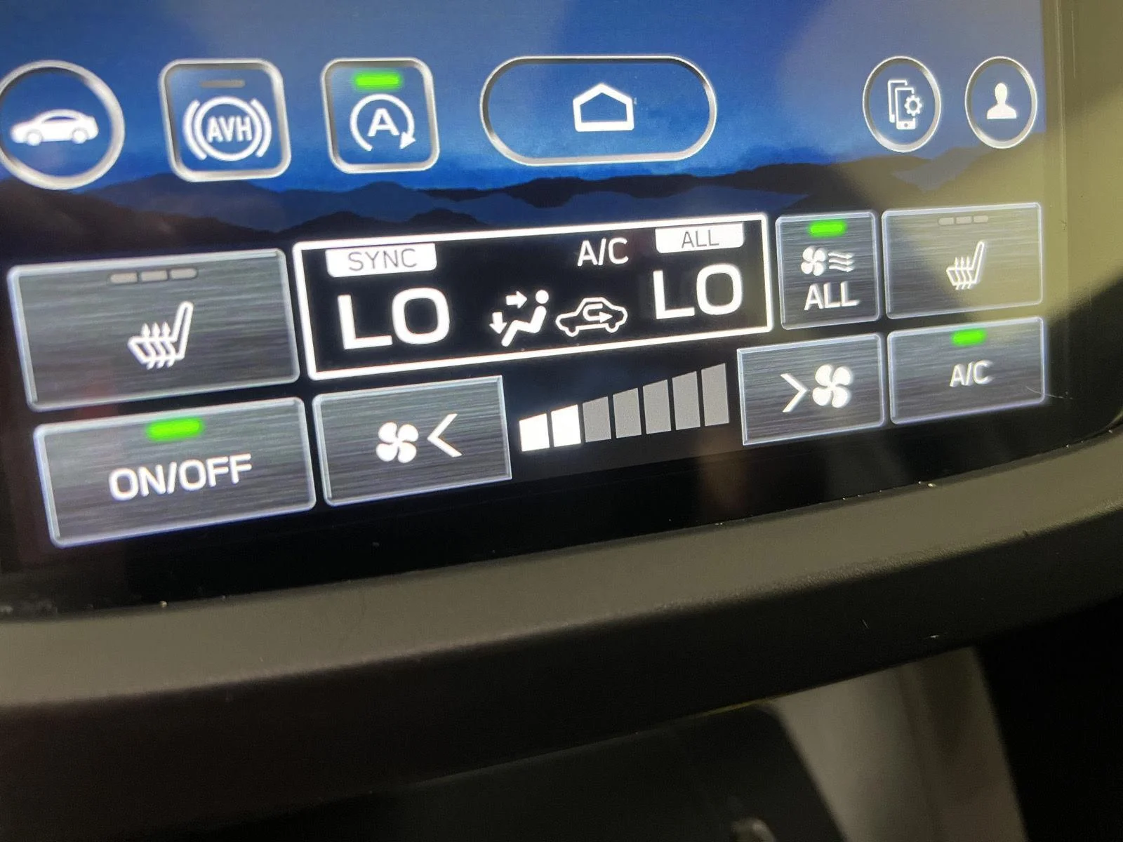 Used 2025 Crystal Black Silica Subaru Premium image 21