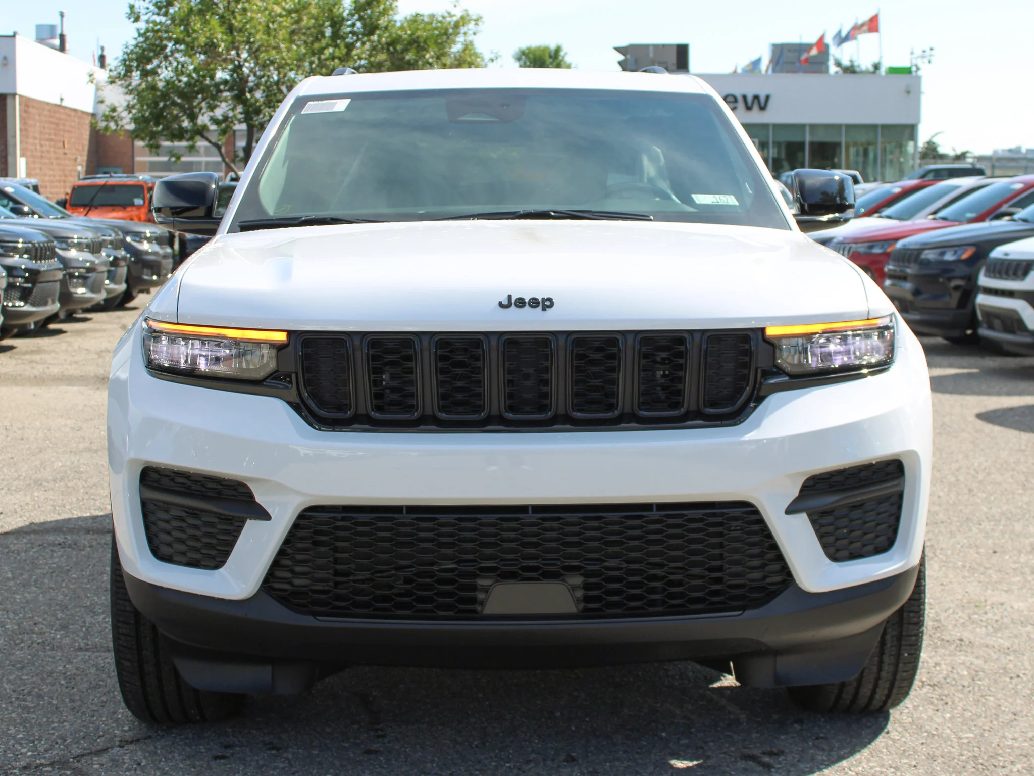 Used 2025 White Jeep Altitude* 4x4, Sunroof, Remote Start, Trailer Tow Package image 7