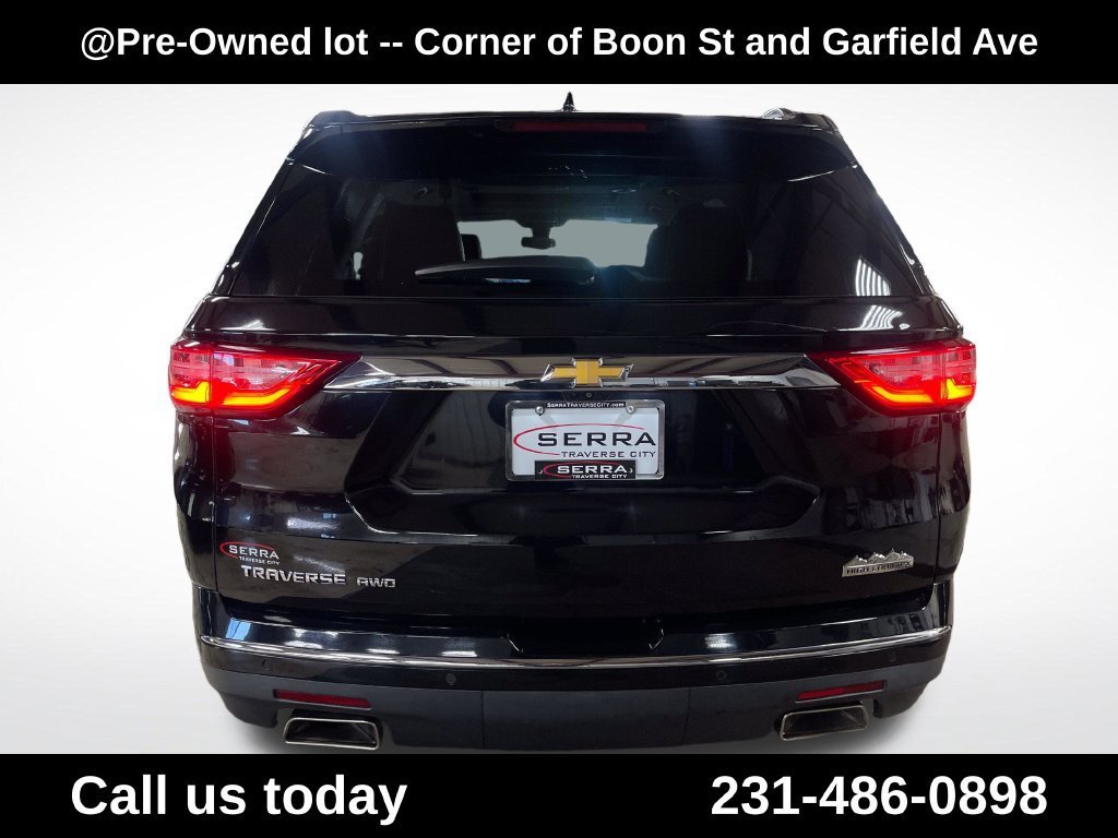 Used 2019 MOSAIC BLACK METALLIC Chevrolet High Country image 4