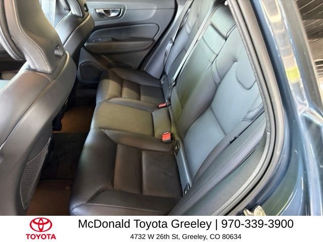 Used 2020 Blue Volvo T6 Inscription image 11