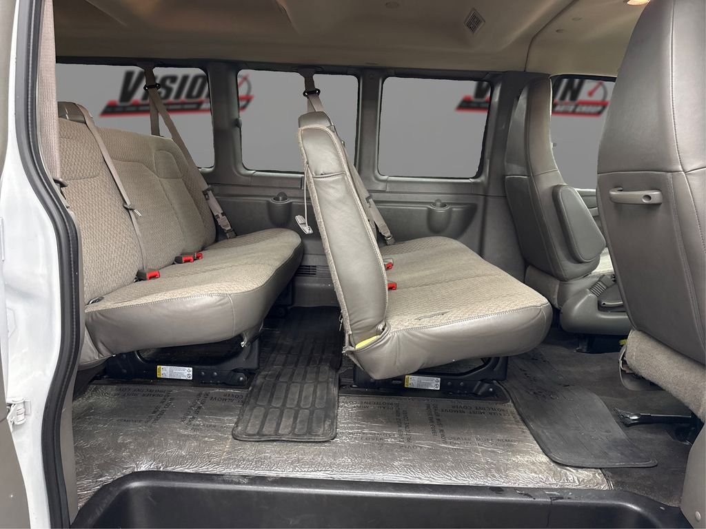 Used 2025 White GMC LT image 10