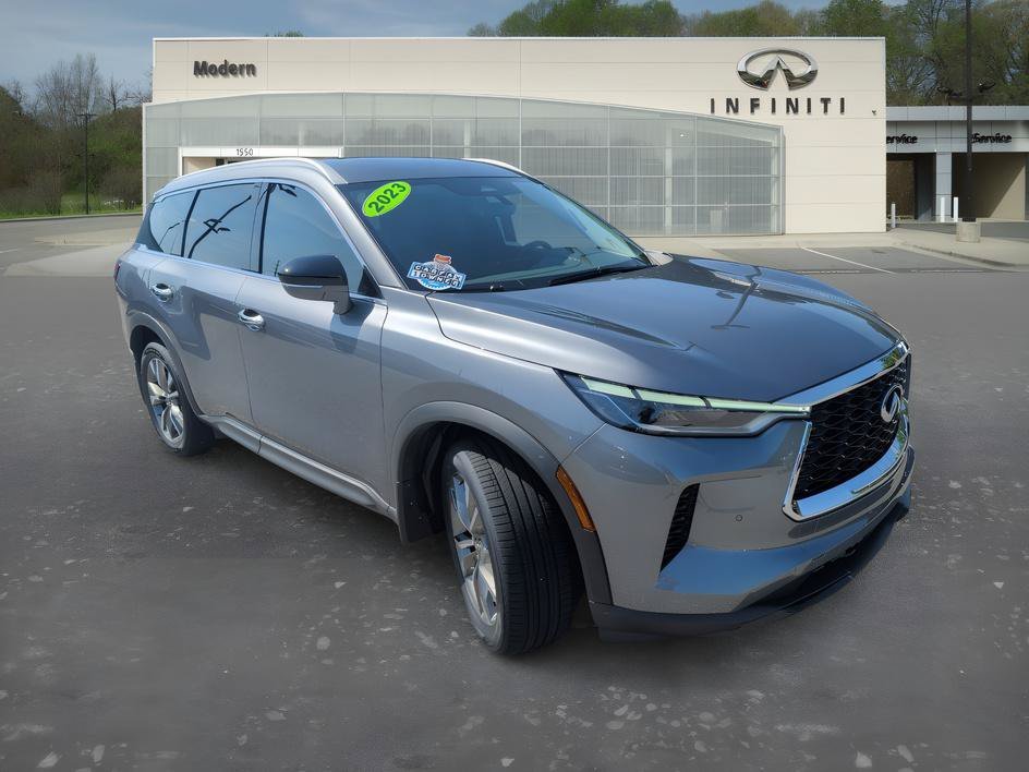 Used 2023 Graphite Shadow INFINITI LUXE image 2