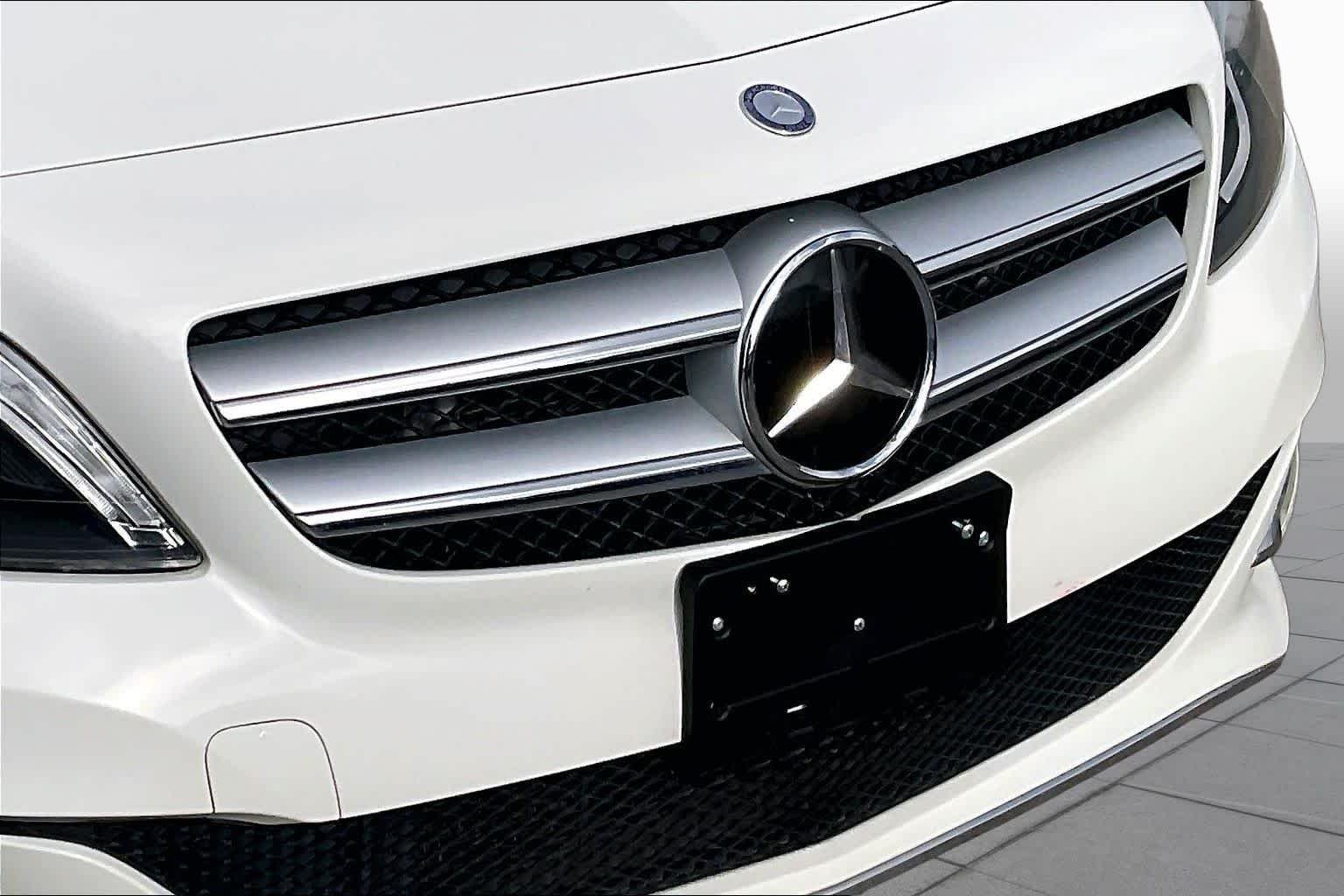 Used 2017 Cirrus White Mercedes-Benz B 250e image 24