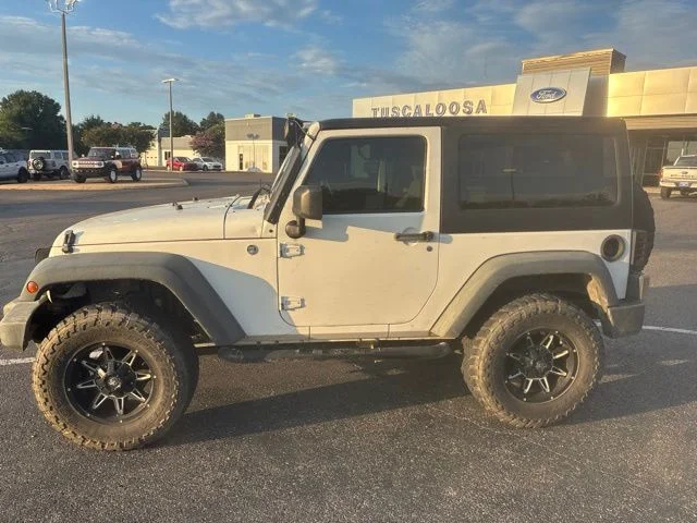 Used 2008 White Jeep X image 5