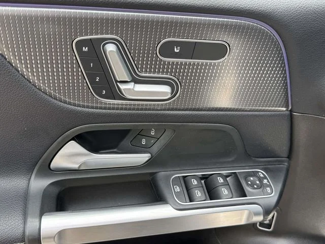 Used 2020 Gray Mercedes-Benz GLB 250 image 28