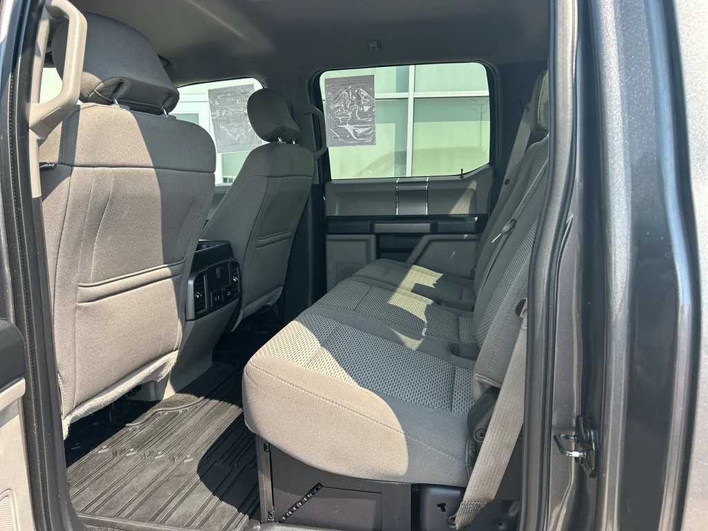 Used 2017 Magnetic Metallic Ford XLT image 19