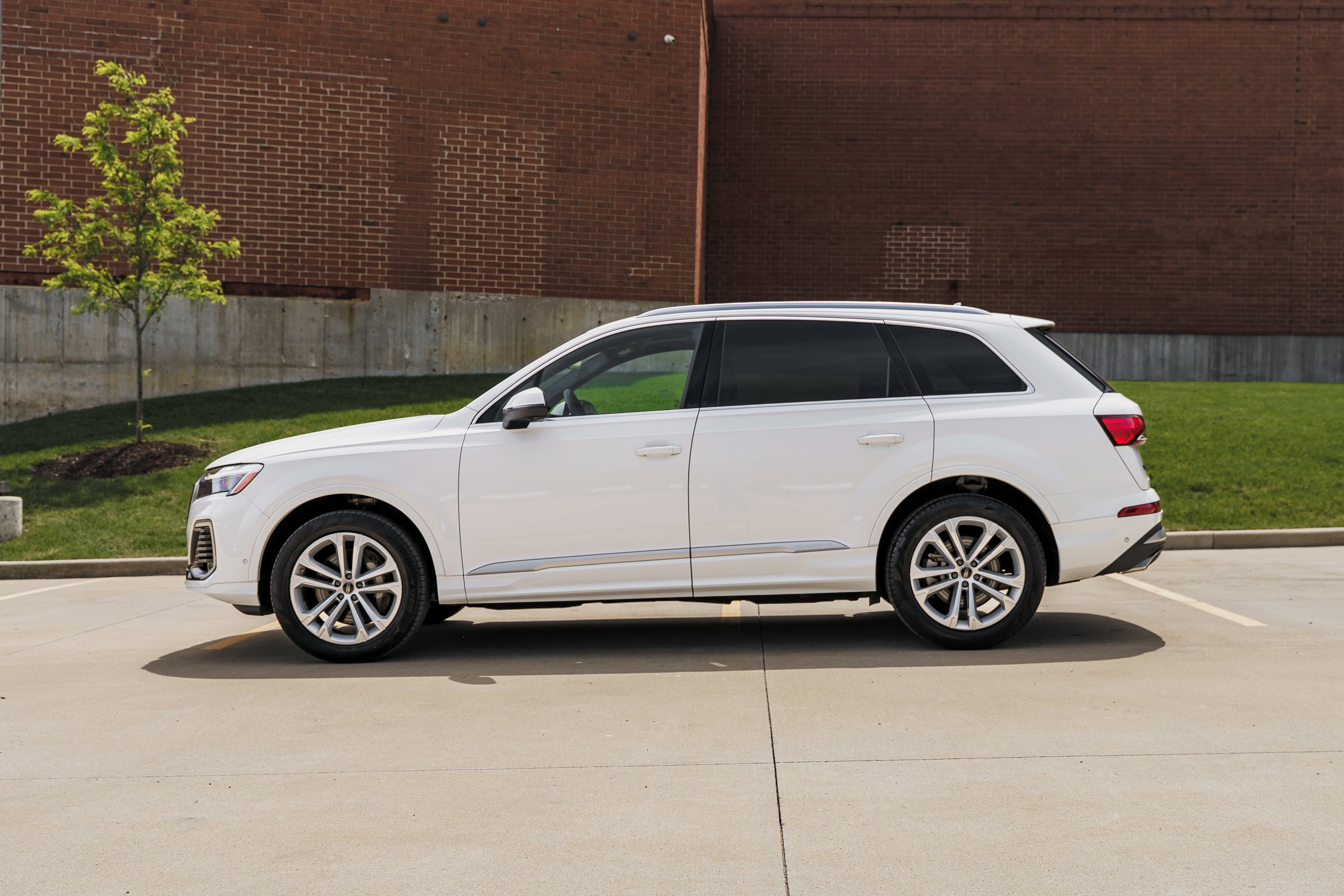 Used 2025 Carrara White Audi Premium Plus image 6