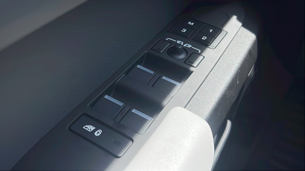 New 2026 Gray Land Rover  OCTA image 23