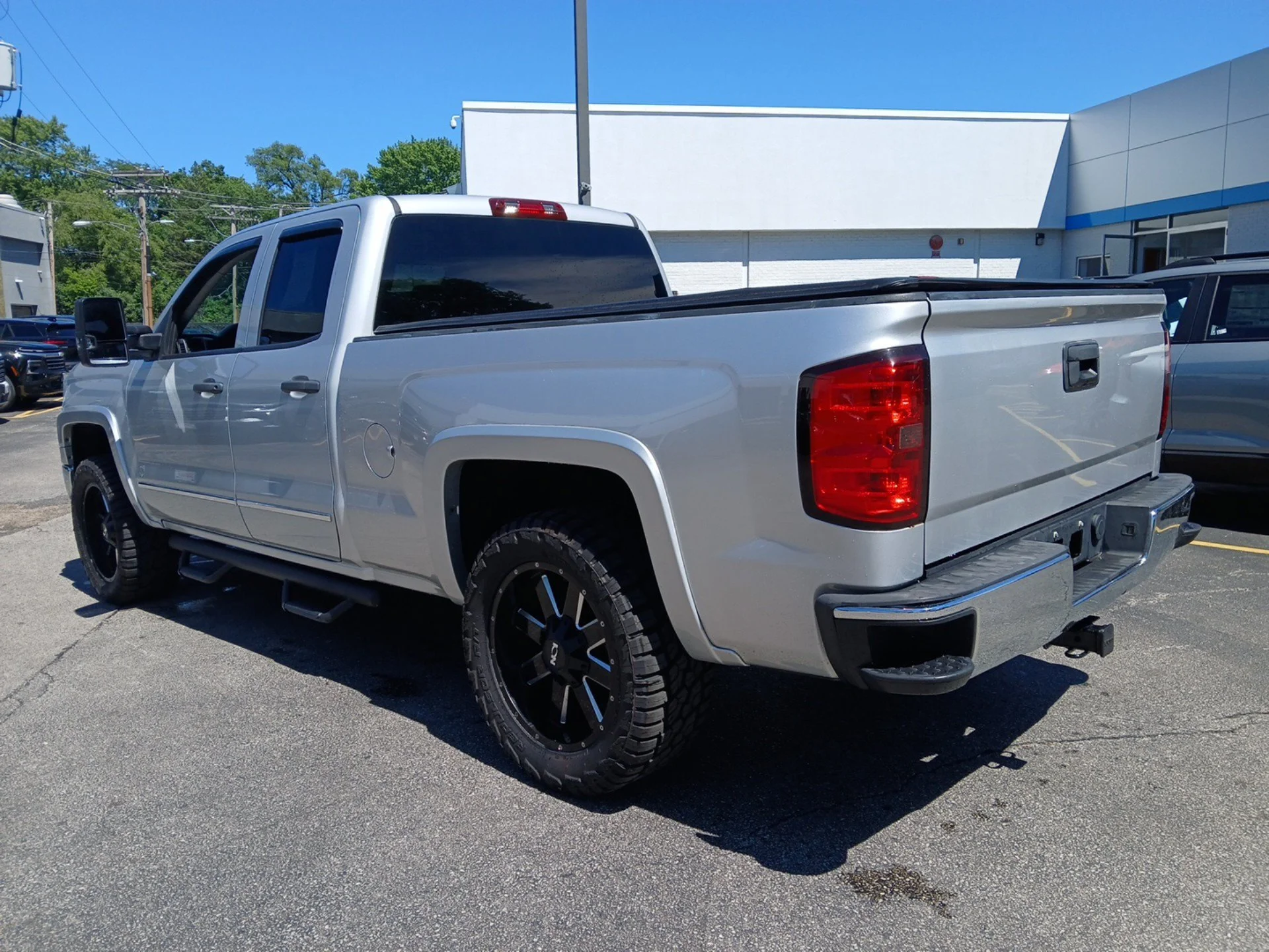 Used 2014 Silver Ice Metallic Chevrolet LT image 5