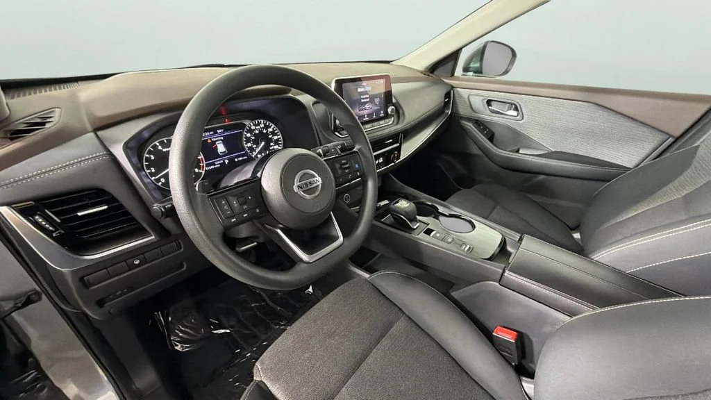 Used 2021 Gray Nissan SV FWD image 18