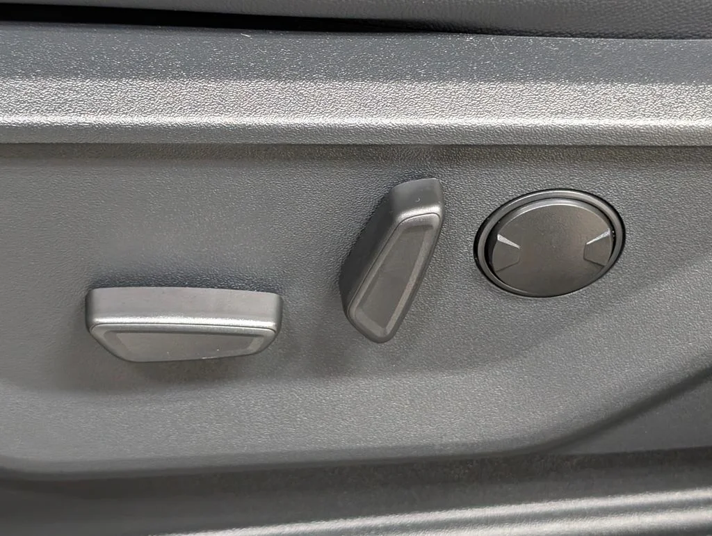 New 2026 Carbonized Gray Metallic Ford F-250® Lariat® image 17