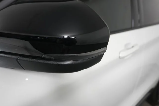 New 2027 Star White Metallic Tri-Coat Ford Platinum™ image 23