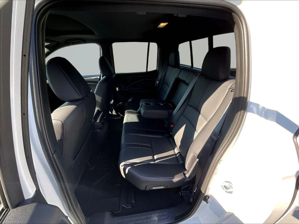 Used 2025 Platinum White Pearl Honda TrailSport image 25