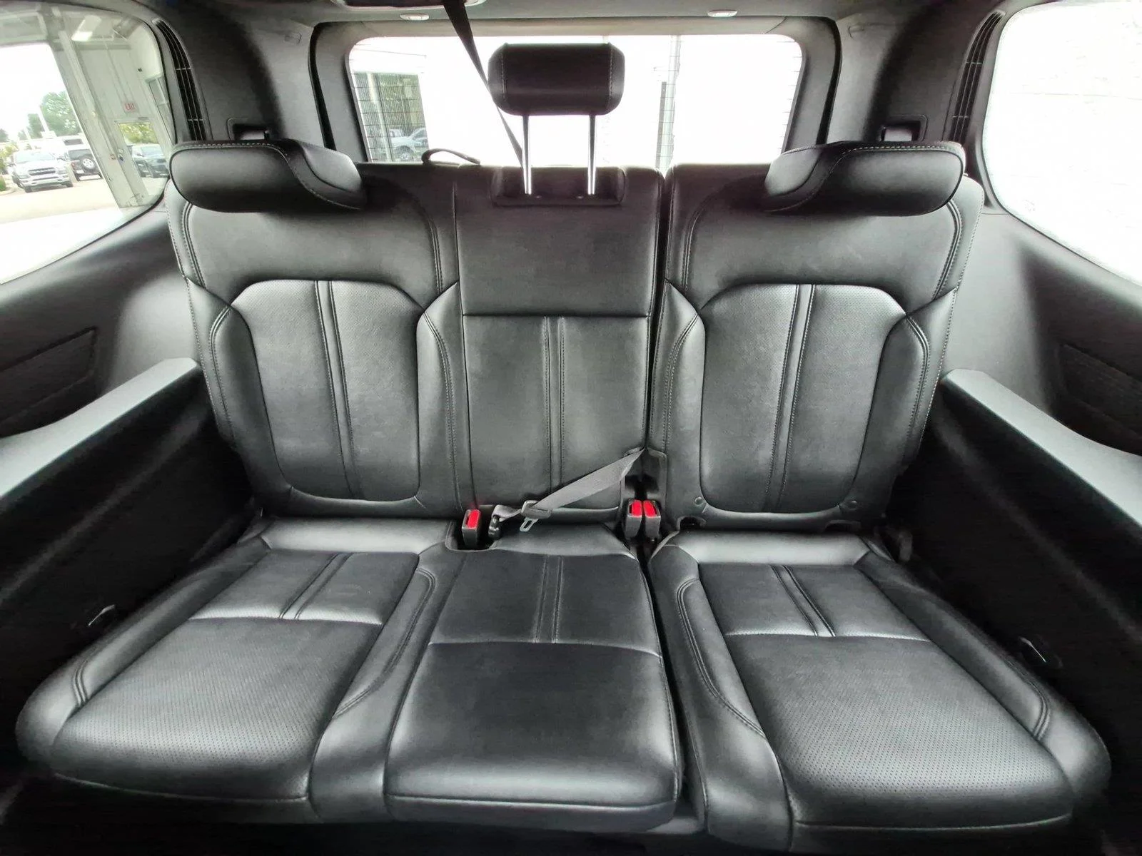 Used 2024 Velvet Red Pearlcoat Jeep Series II image 33