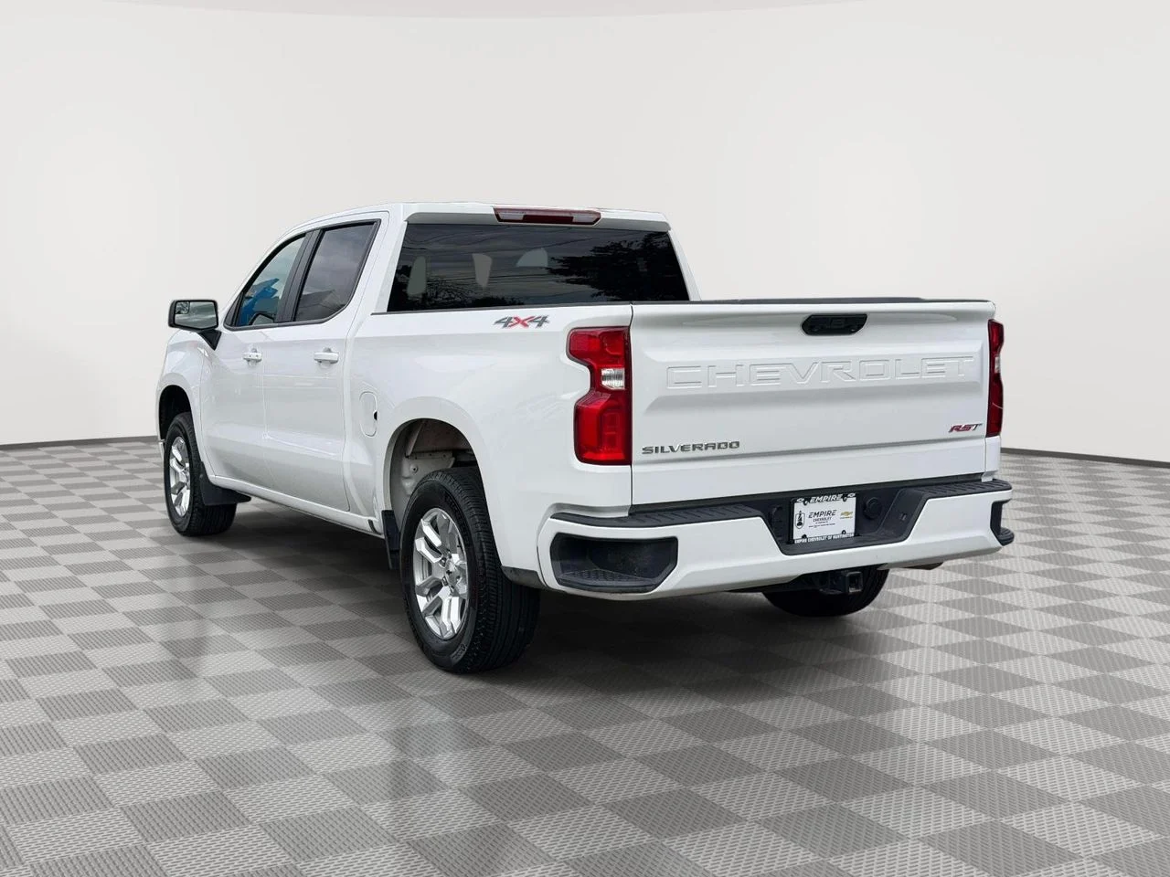 Used 2026 Summit White Chevrolet 4WD Crew Cab Short Bed RST image 5