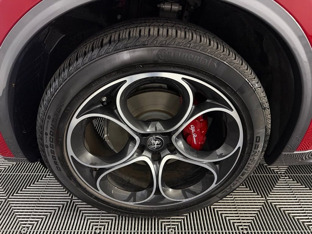 Used 2024 Alfa Rosso Alfa Romeo Ti image 11