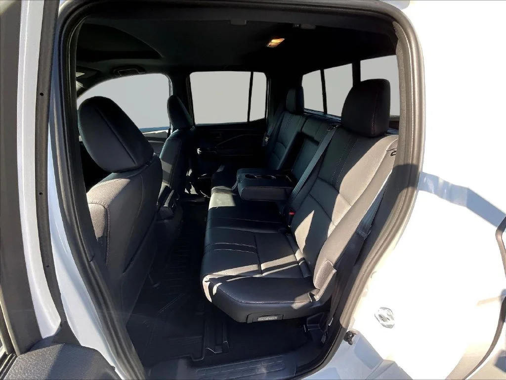 Used 2025 Platinum White Pearl Honda TrailSport image 25