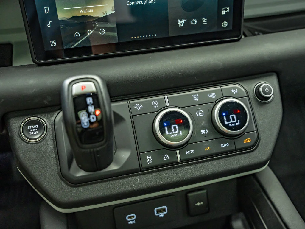 Used 2024 Gray Land Rover S image 33