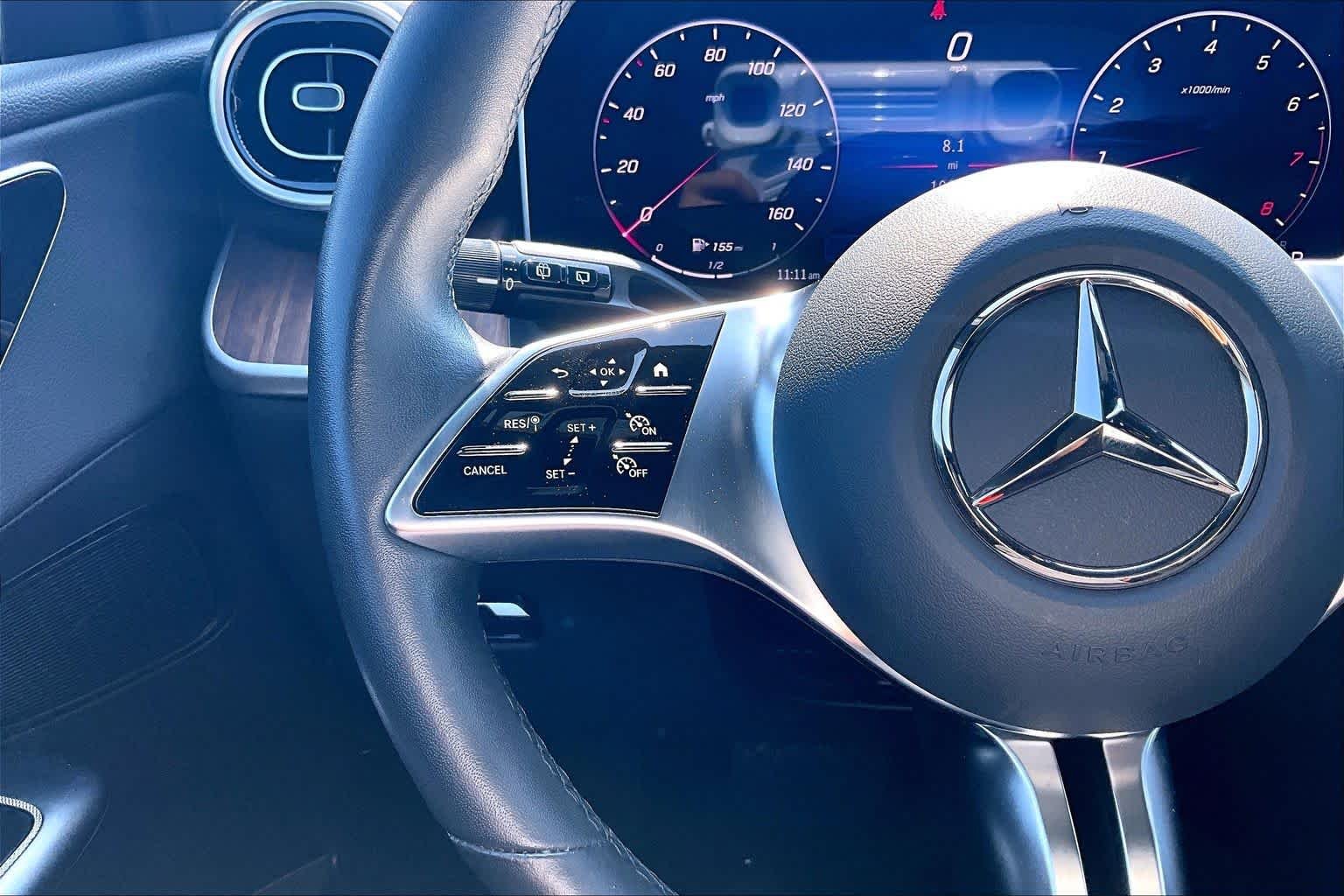 Used 2025 Obsidian Black Metallic Mercedes-Benz GLC 300 image 24