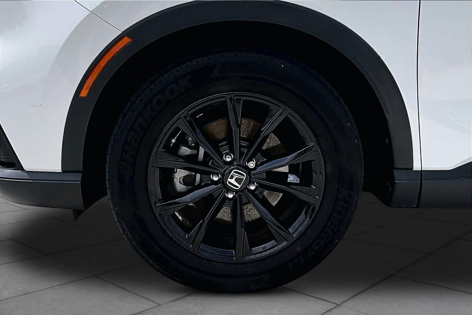 Used 2024 Platinum White Pearl Honda Sport image 11