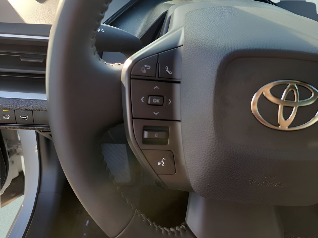 2026 Toyota Prius LE - Photo 29