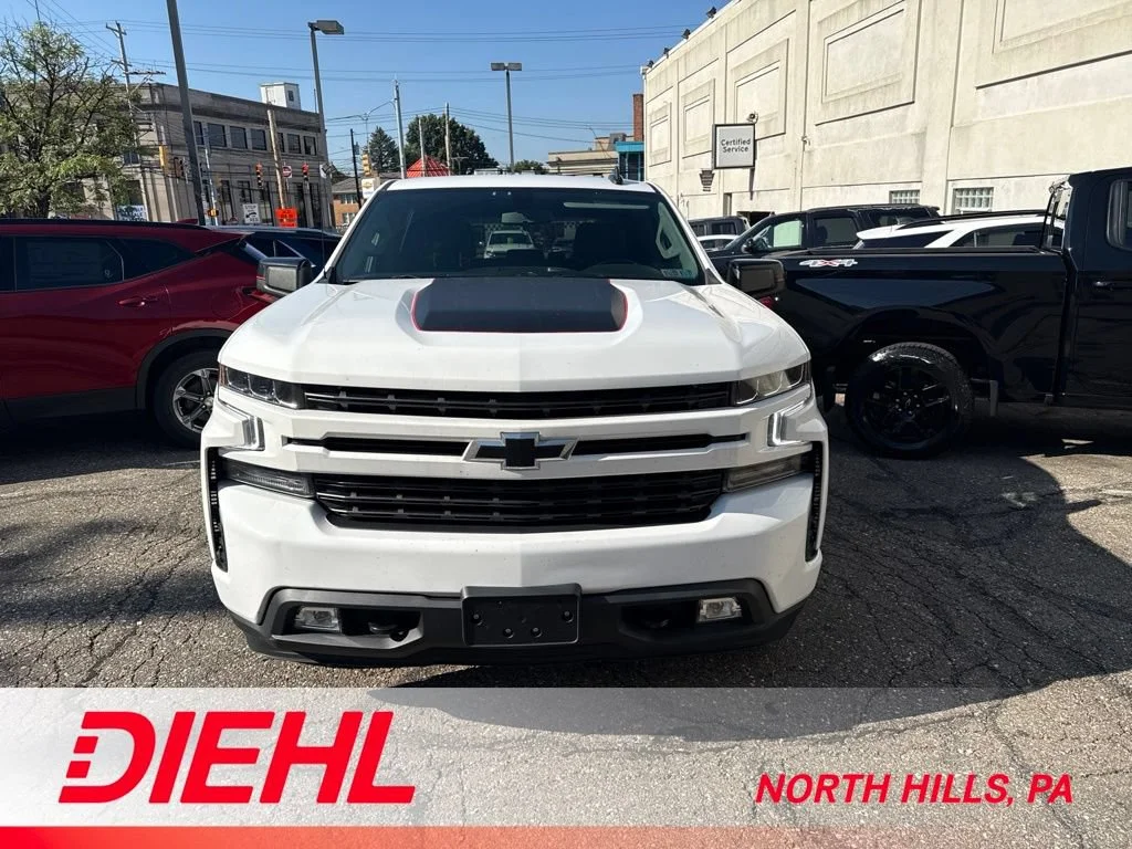 Used 2021 SUMMIT WHITE Chevrolet RST image 1