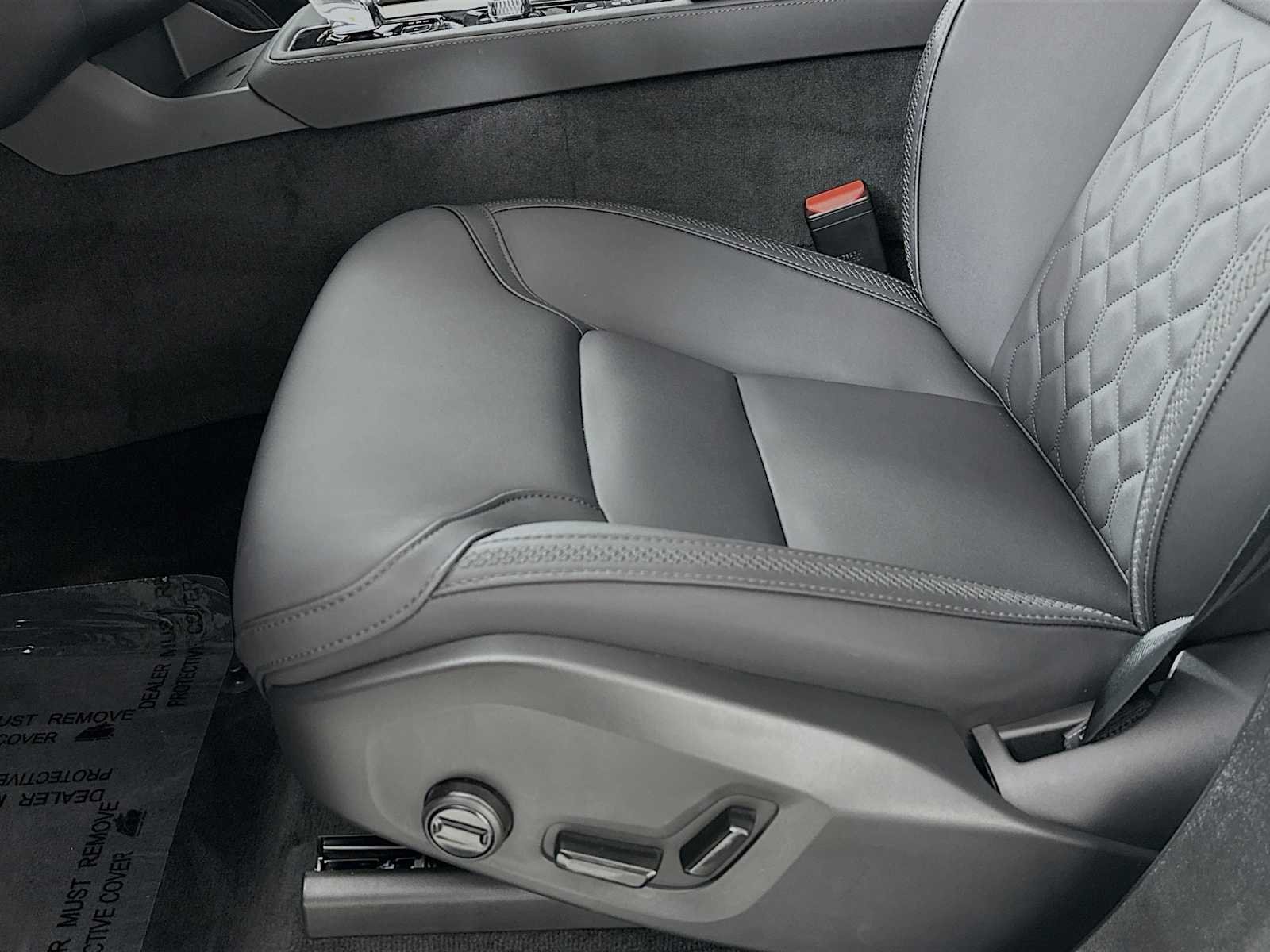 Certified Used 2025 Crystal White Volvo Plus image 18