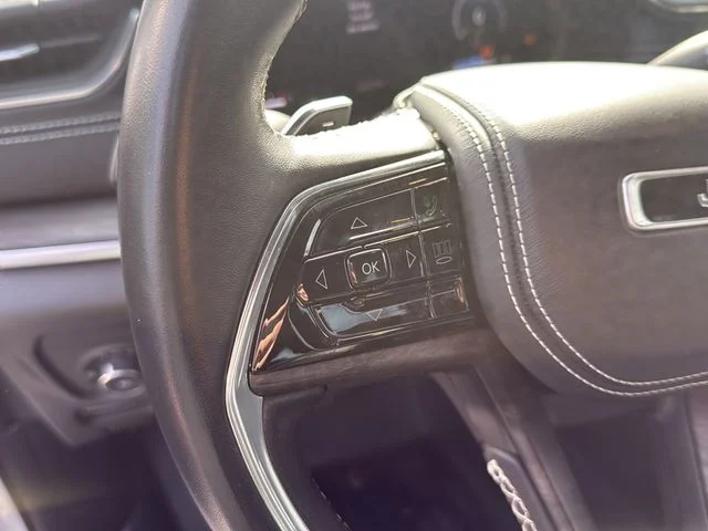 Used 2022 White Jeep Overland image 9