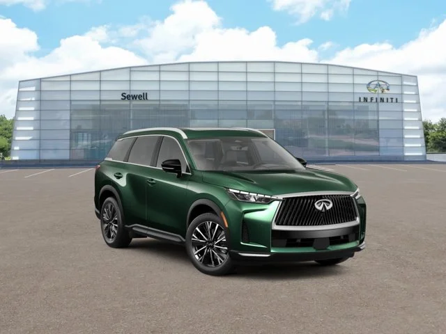 New 2027 DEEP EMERALD INFINITI Luxe FWD image 4