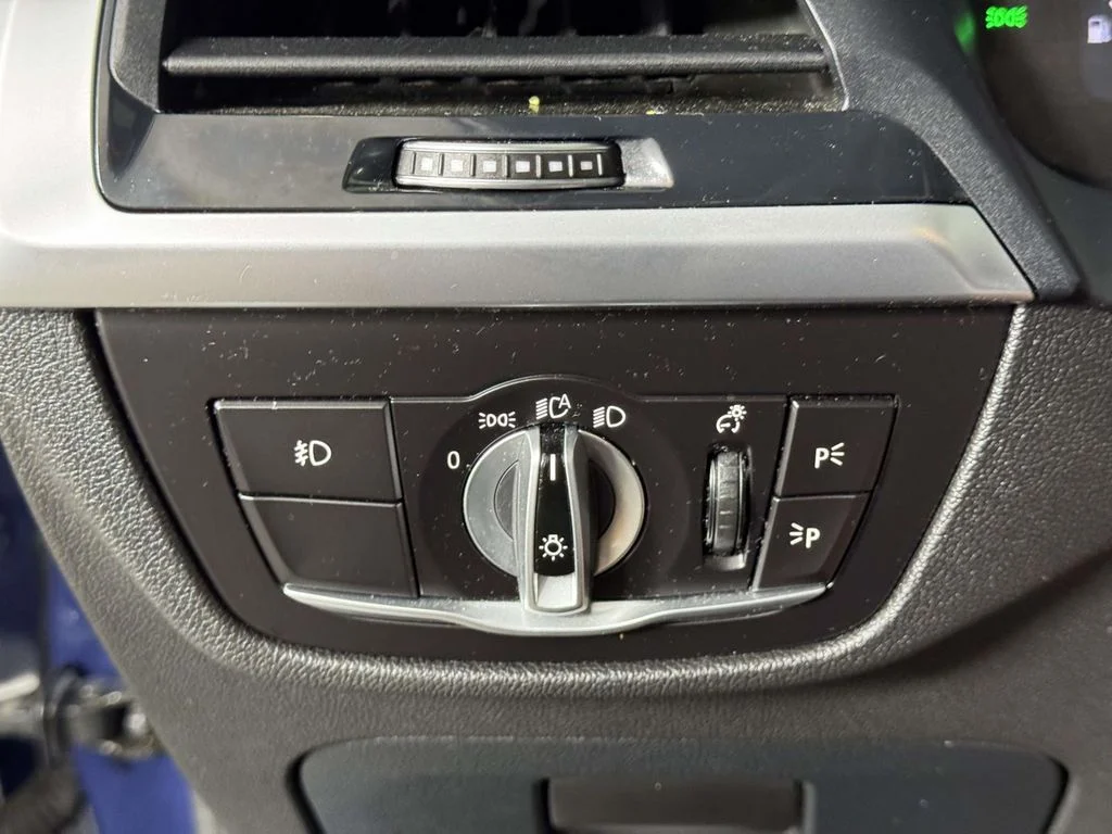 Used 2021 Blue BMW xDrive30i image 19