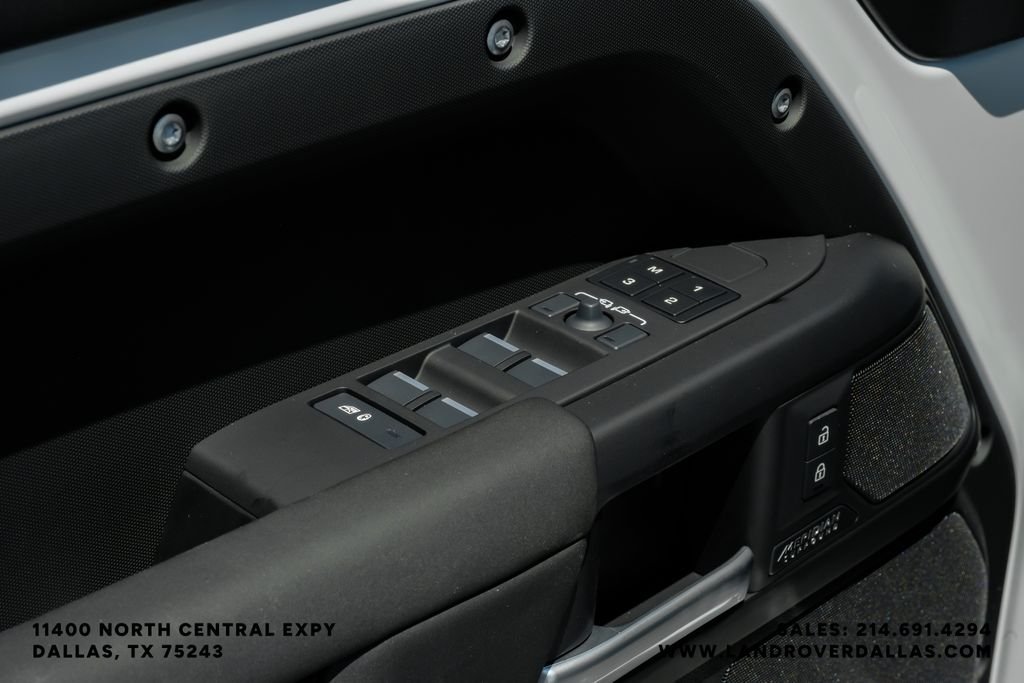 New 2026 Fuji White Land Rover X-Dynamic SE image 46