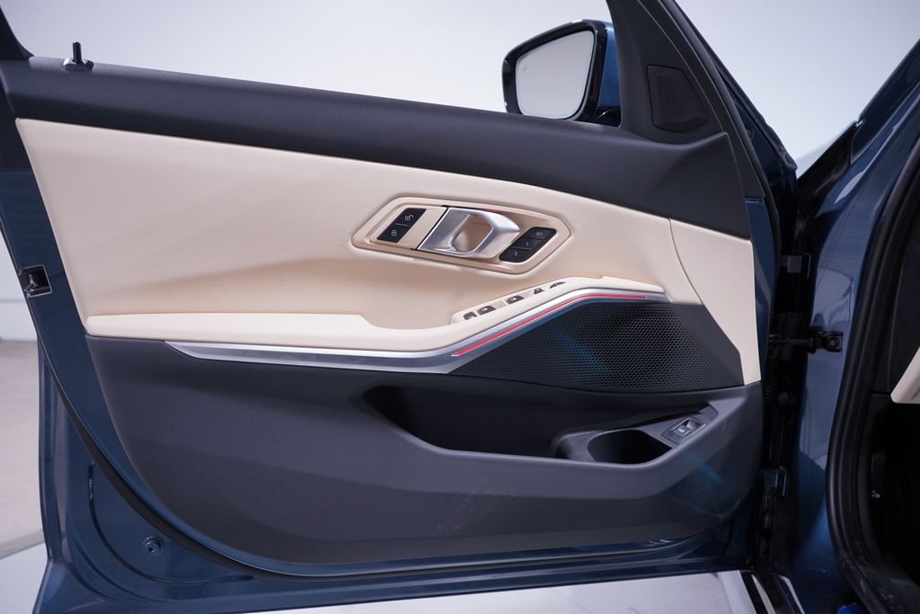 New 2026 Blue Metallic BMW 330i image 17