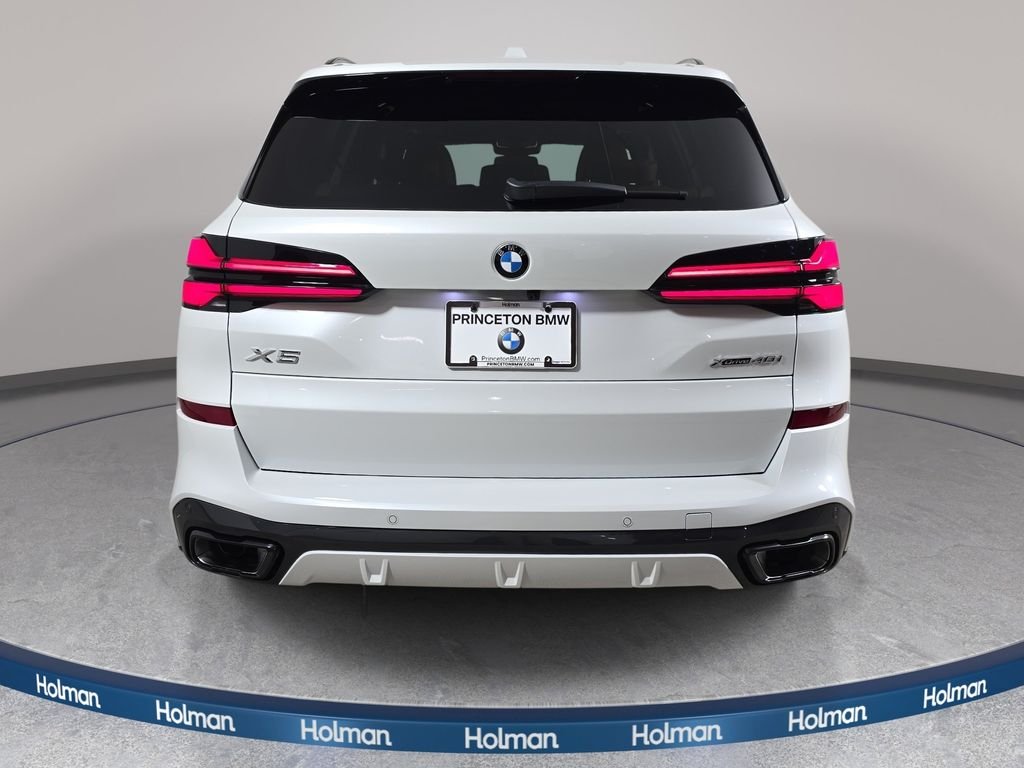 New 2026 Mineral White Metallic BMW xDrive40i image 6