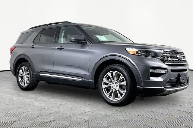Used 2022 Gray Ford XLT image 3