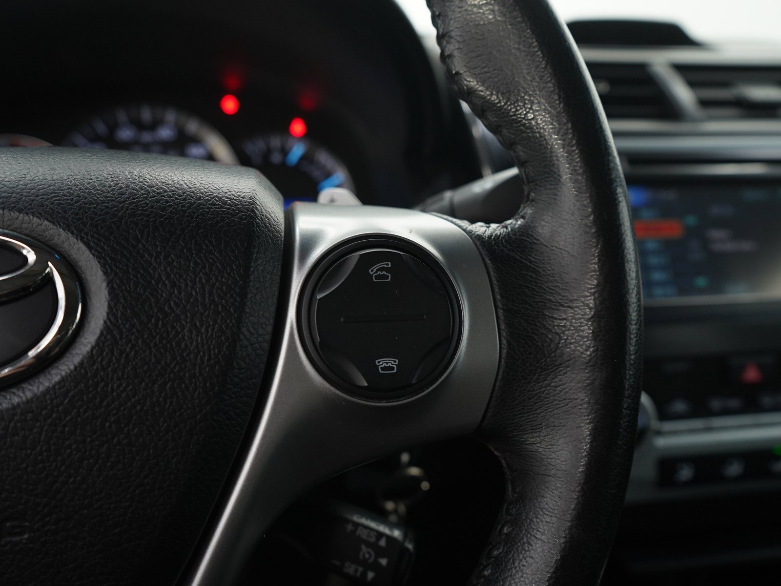 Used 2012 Magnetic Gray Metallic Toyota SE image 24