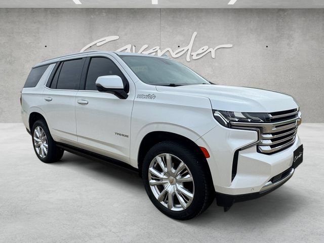 Used 2022 Iridescent Pearl Tricoat Chevrolet High Country image 2