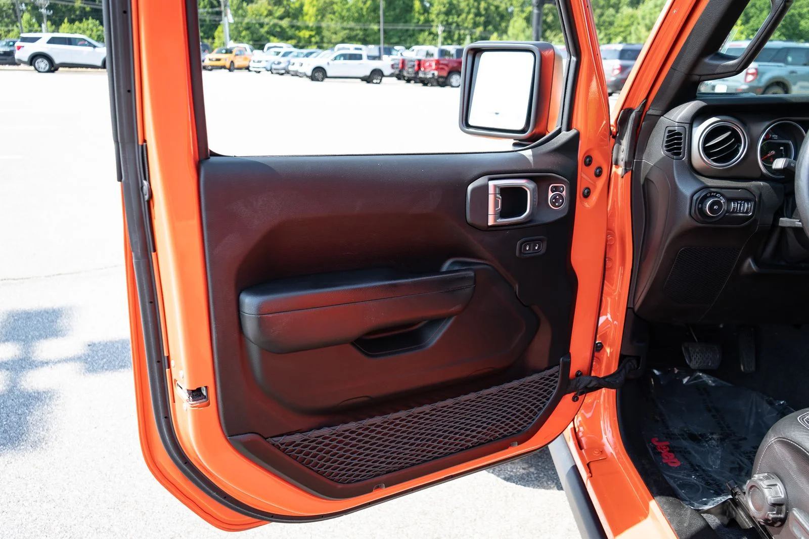 Used 2019 Orange Jeep Unlimited Rubicon image 16