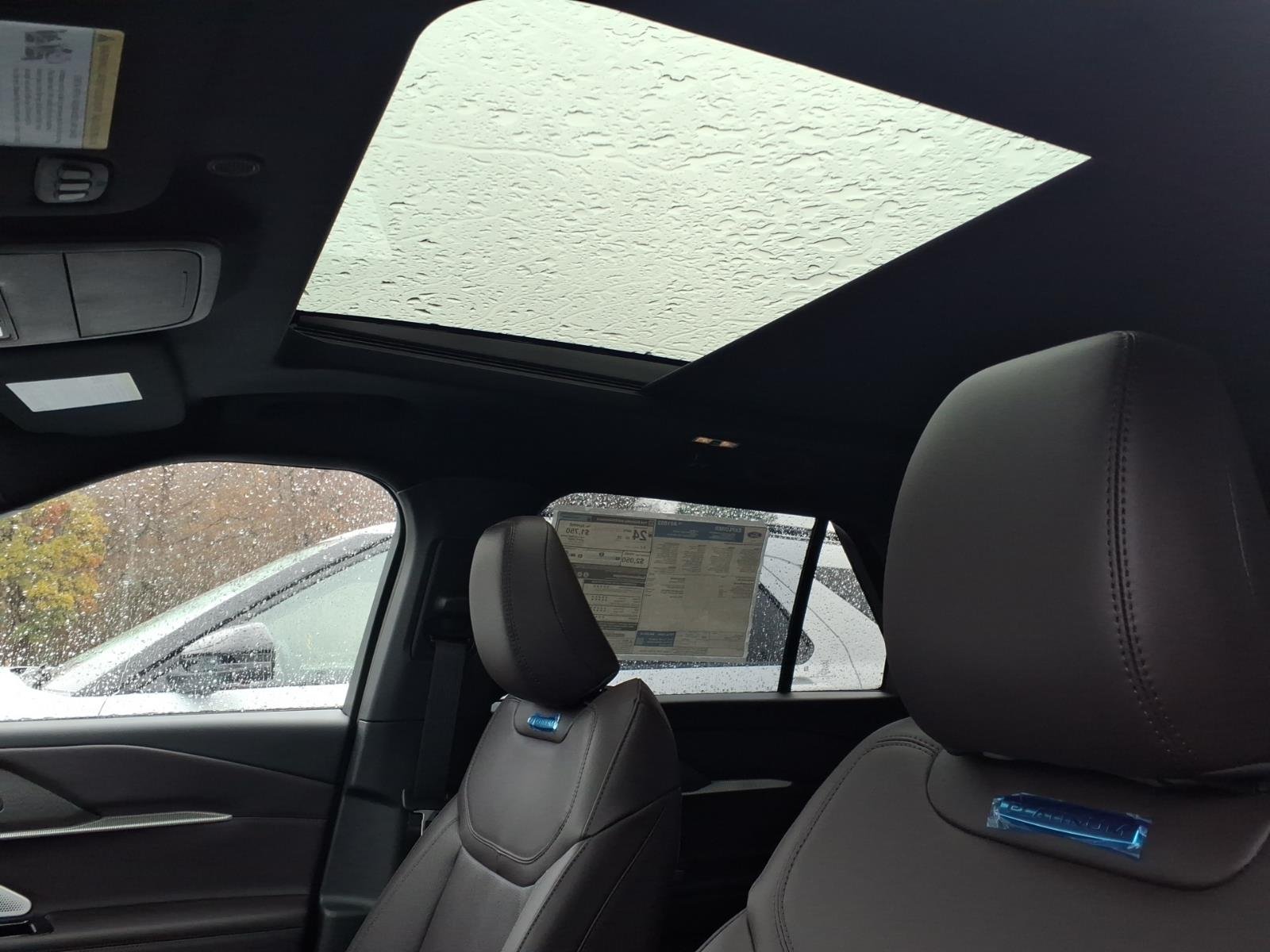 New 2026 Star White Metallic Tri-Coat Ford Platinum™ image 18
