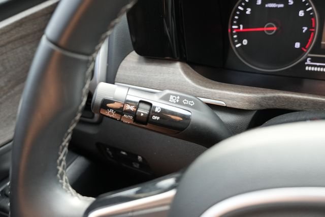 Used 2022 Black Kia EX image 28
