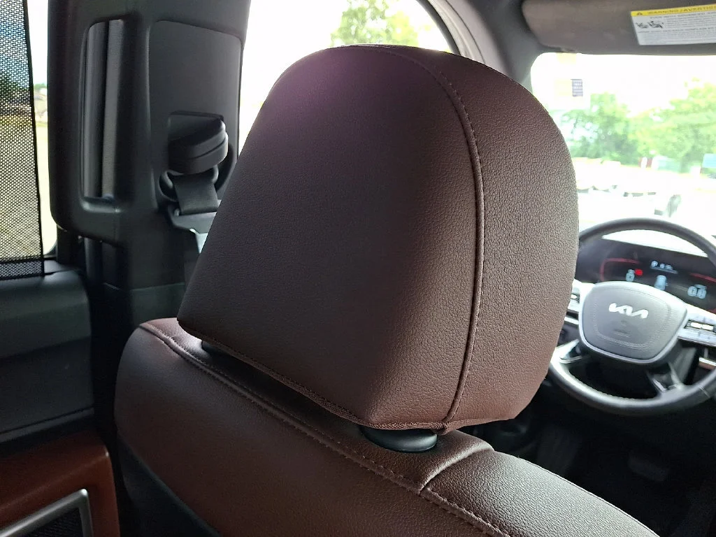 Used 2023 Ebony Black Kia EX image 14