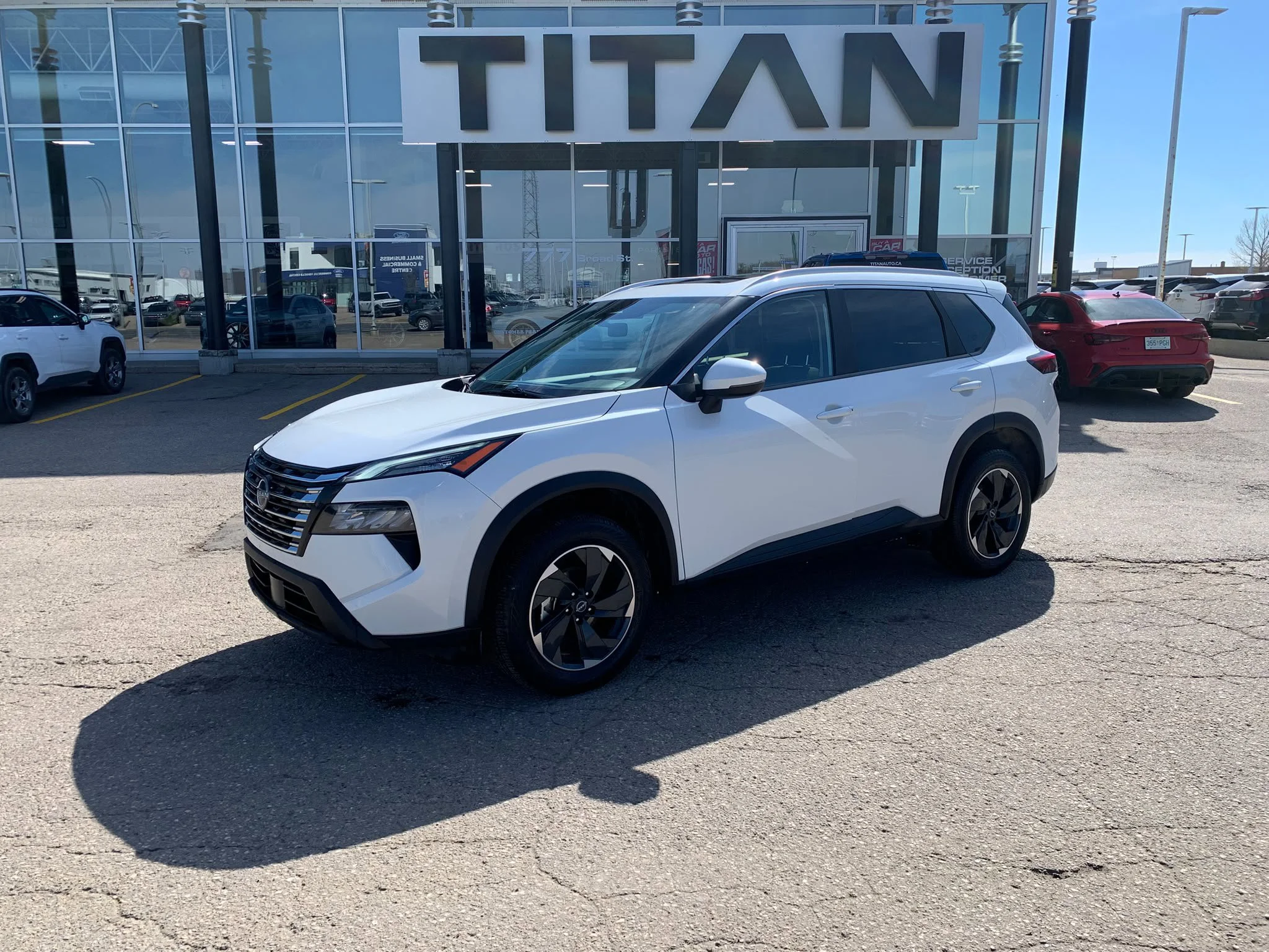 Certified Used 2025 Everest White Tricoat Pearl Nissan SV*Adaptive Cruise | Remote Start | Htd Seats | Pano Roof | Htd Wheel | Blind Spot Detection image 2