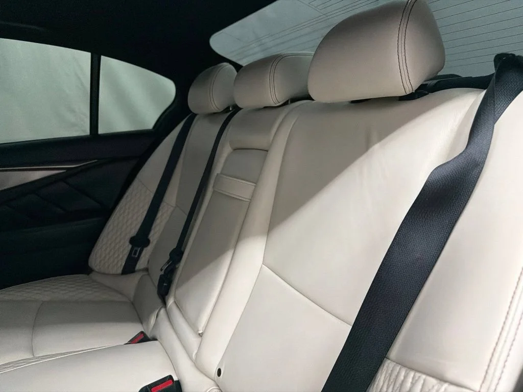 Used 2019 Red INFINITI Red Sport 400 image 21