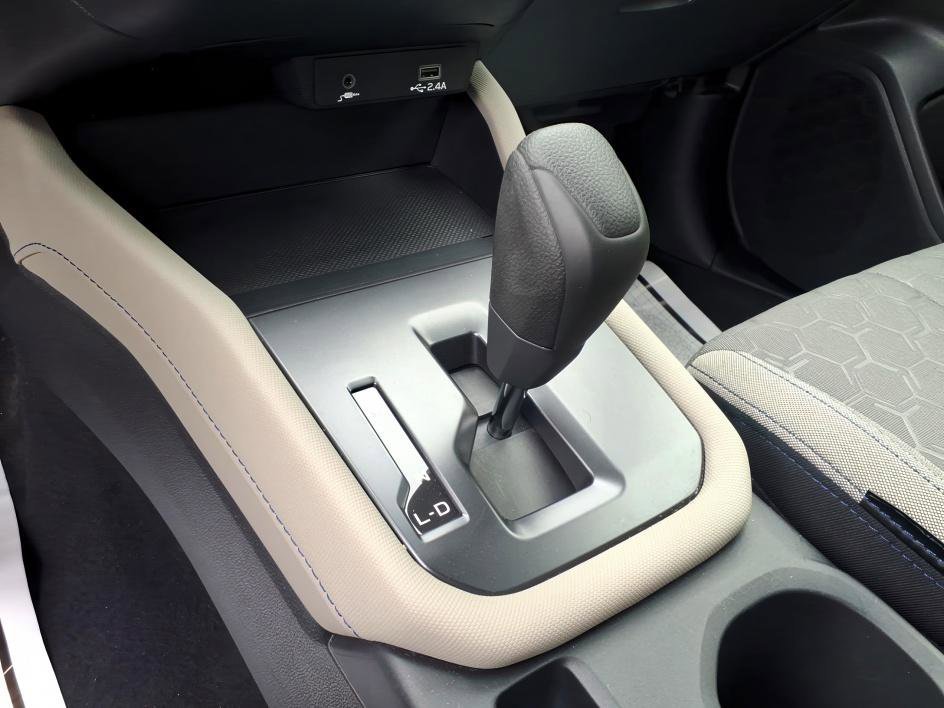 Used 2025 Crystal White Pearl Subaru Base image 20